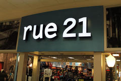 Oregon Girl Shelby Buster Says Rue 21 Employee Told Her She Was ‘Too Big’ For Store (VIDEO)